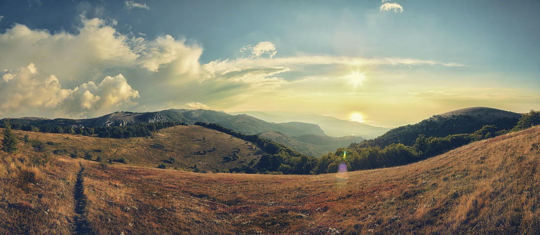 Camping war nie schöner: Oleg Grigorjews Bildband „Morning Views From The Tent”